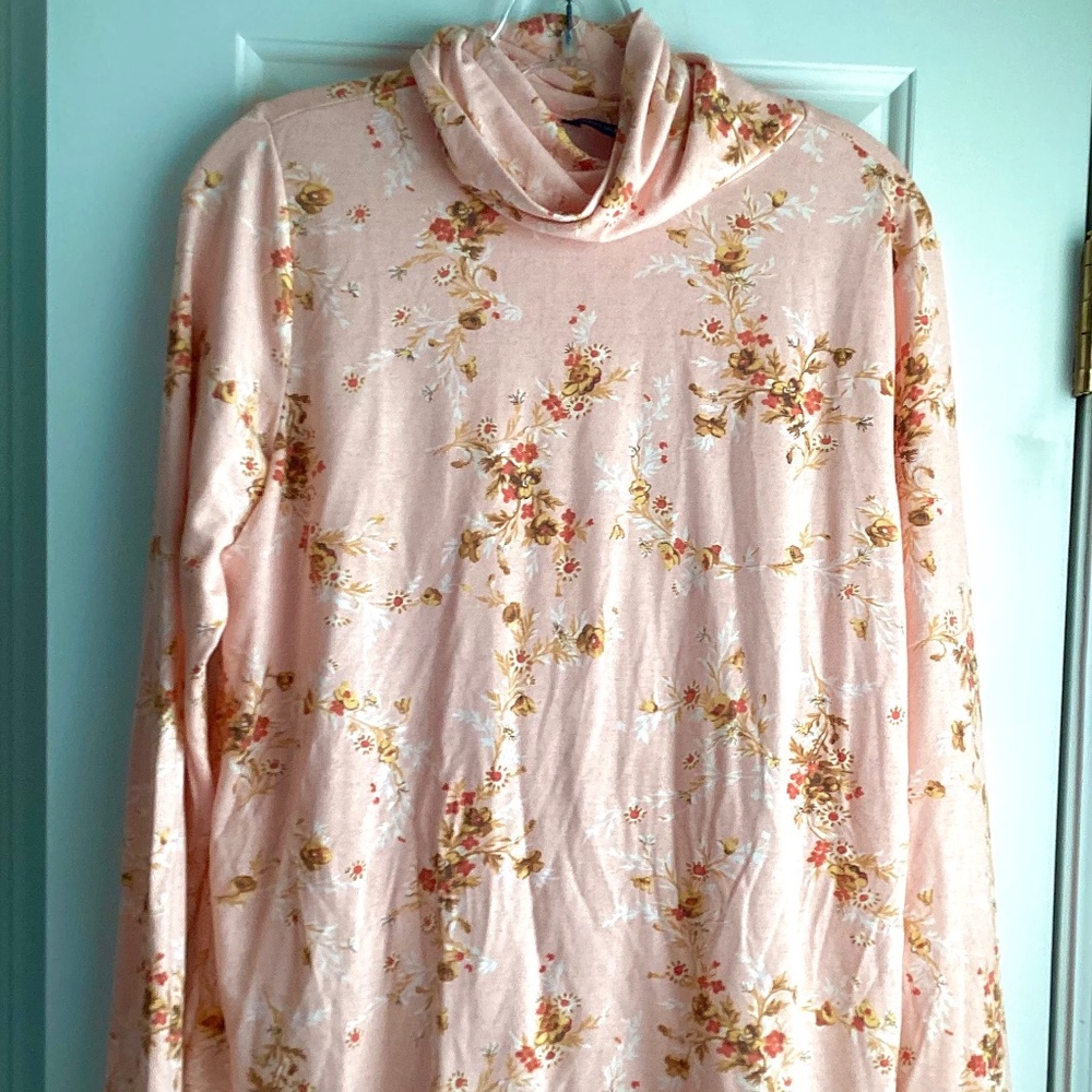 Isaak Mizrahi pink floral long sleeve  turtleneck lightweight spring top size M